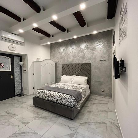Villa Casa Tolentino Al Centro Di Napoli Extérieur photo