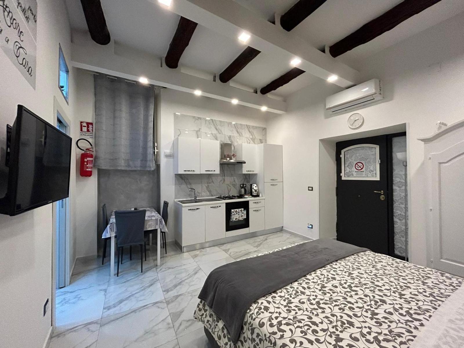 Villa Casa Tolentino Al Centro Di Napoli Extérieur photo