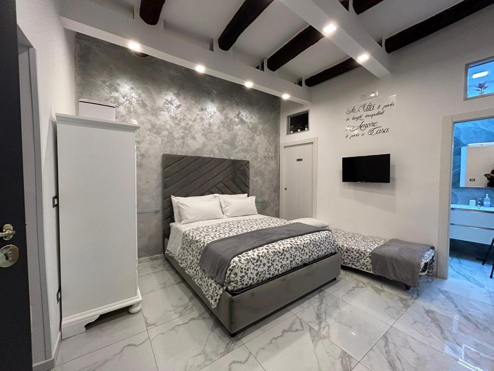 Villa Casa Tolentino Al Centro Di Napoli Extérieur photo